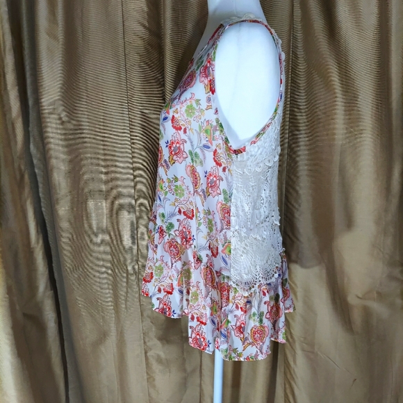 Attar'd State Floral Lace Back Top Size S - Picture 3 of 9